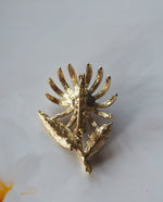 Load image into Gallery viewer, Daisy Pearl Brooch
