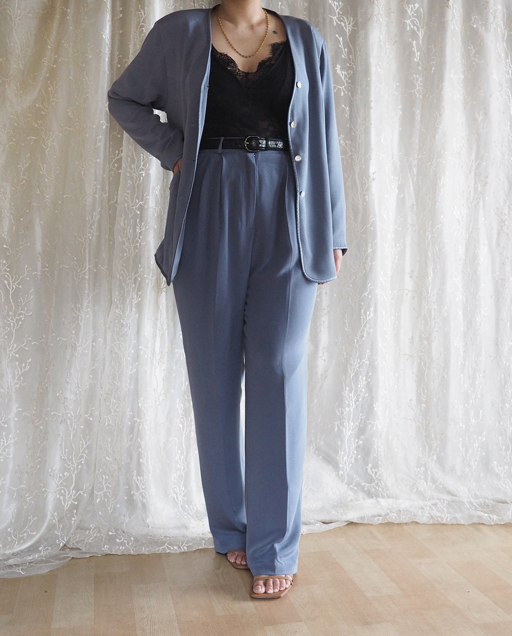 Vintage-Blue-Silk-3-Piece-Blazer-Top-and-Pants-Suit 2