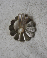 Load image into Gallery viewer, Warm Silver Tone with Mono Pearl Brooch
