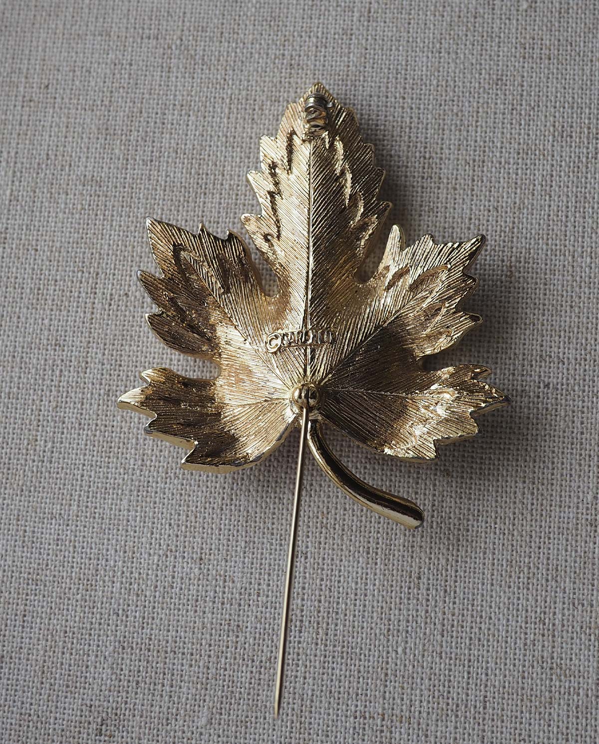 Sarah Coventry Leaf Signed Brooch