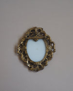 Load image into Gallery viewer, Cameo Flower Brooch/Pendant
