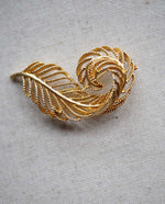 Load image into Gallery viewer, Curled Feather Lisner Signed Brooch
