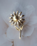 Load image into Gallery viewer, Daisy Brooch
