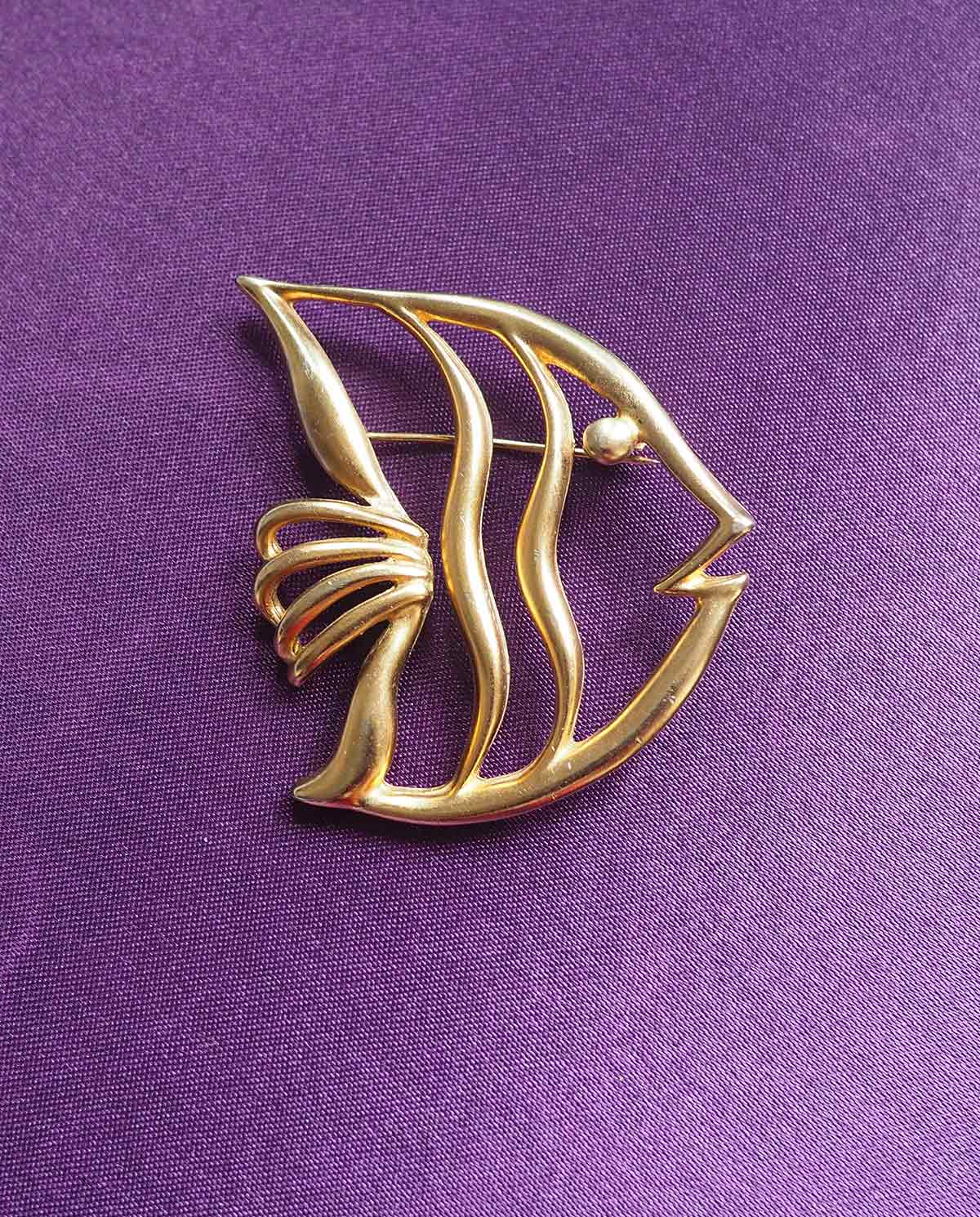 Gold Tone Fish Brooch