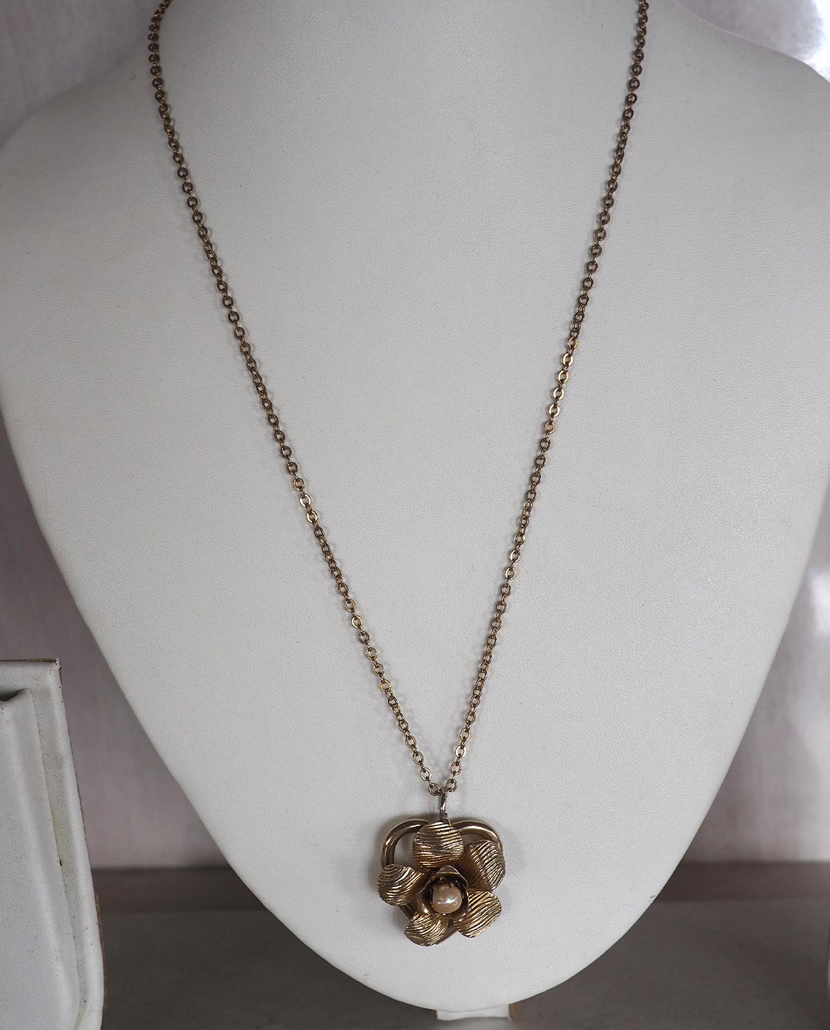 Heart Flower Pendant Necklace