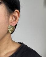 Load image into Gallery viewer, Glittery Heart Earrings
