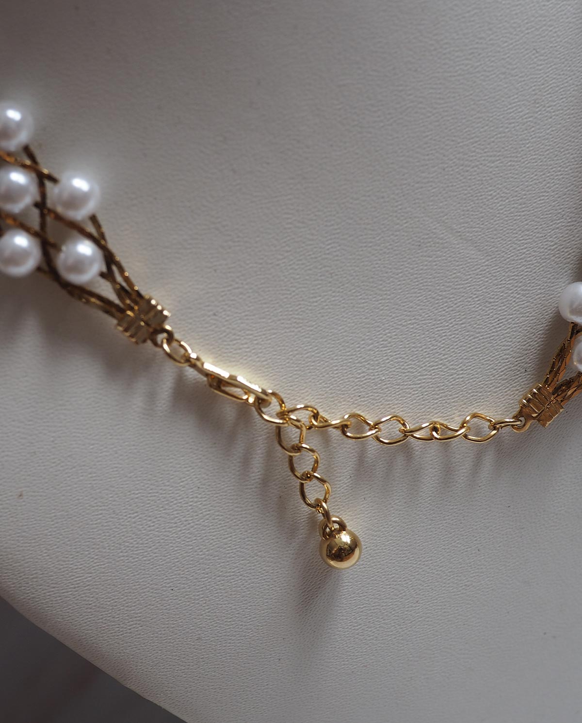 Faux Pearl Choker Necklace