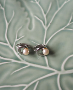 Tiny Dainty Pearl Clip Ons