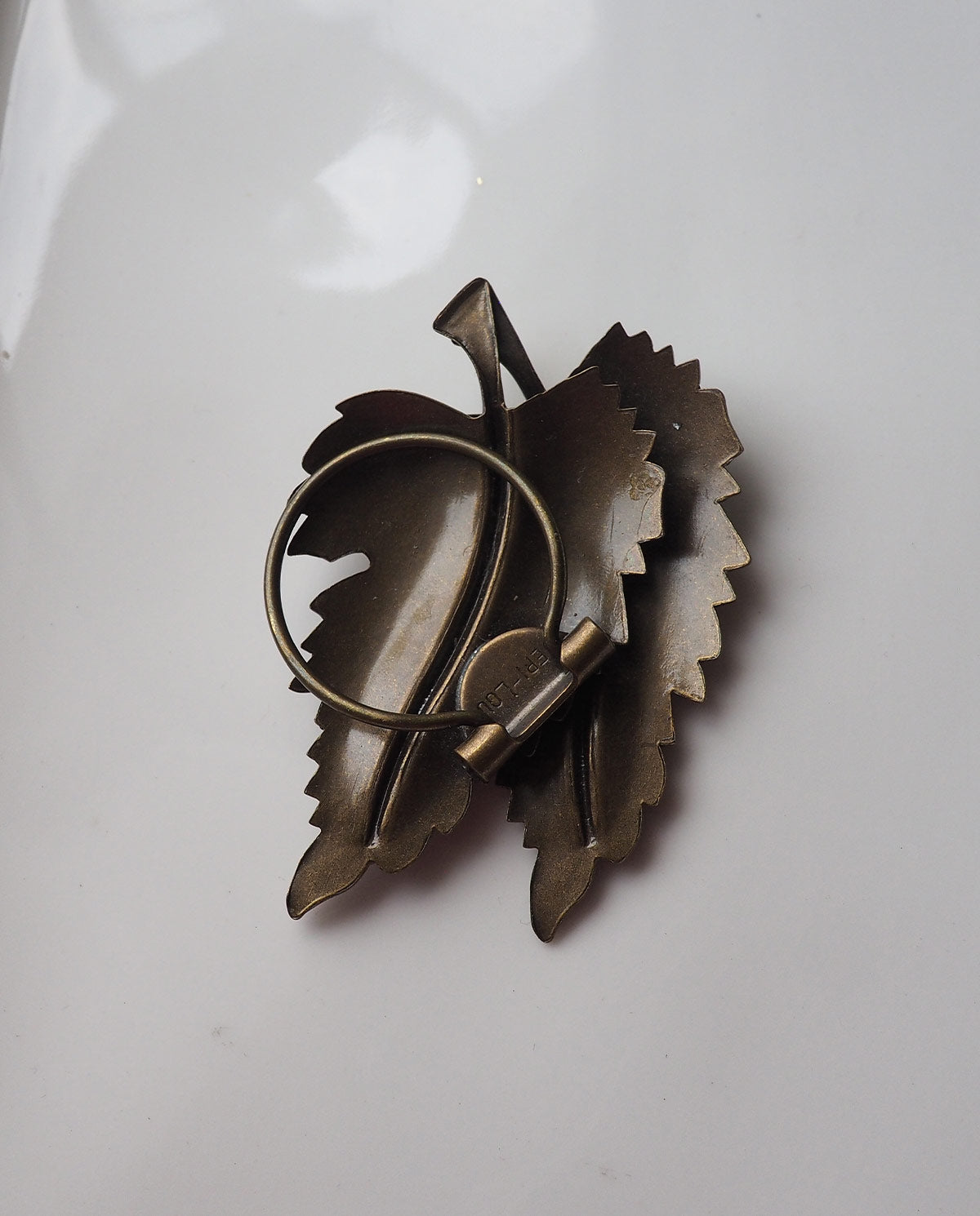 Jeri-Lou Signed Leaf Scarf Clip