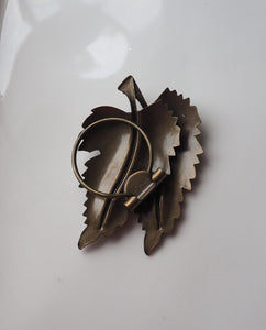 Jeri-Lou Signed Leaf Scarf Clip