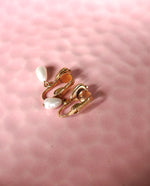 Load image into Gallery viewer, Gold Tone Pearl Drop Clip Ons
