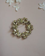 Load image into Gallery viewer, Silver tone pearl wreath brooch
