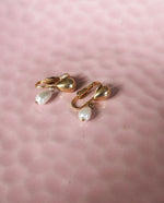 Load image into Gallery viewer, Gold Tone Pearl Drop Clip Ons
