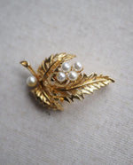 Load image into Gallery viewer, Gold Tone Leaf with Pearl Brooch
