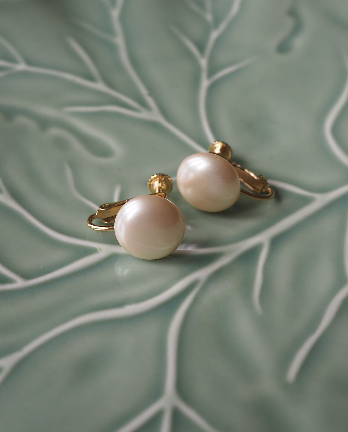 Gold Tone Faux Pearl Clip Screwbacks