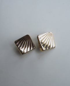 Gold Tone Shell Clip on