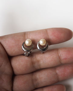 Tiny Dainty Pearl Clip Ons