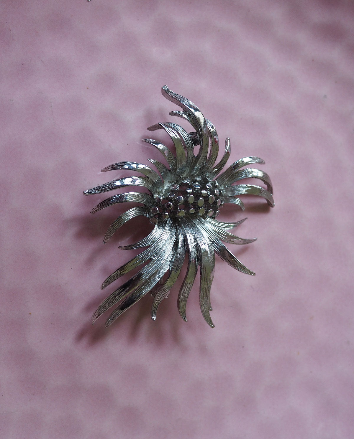 Silver Tone Flower brooch