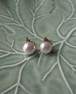 Load image into Gallery viewer, Tiny Gold Tone Faux Pearl Clip Ons
